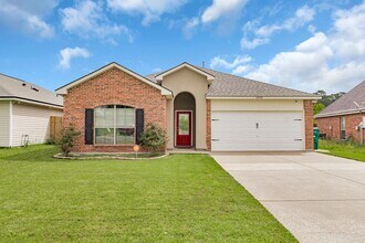 Building Photo - 23592 Country Manor Ave