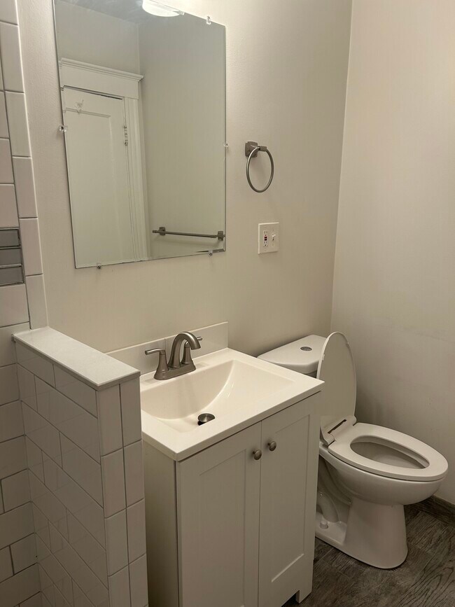 Building Photo - 33 Highgate St