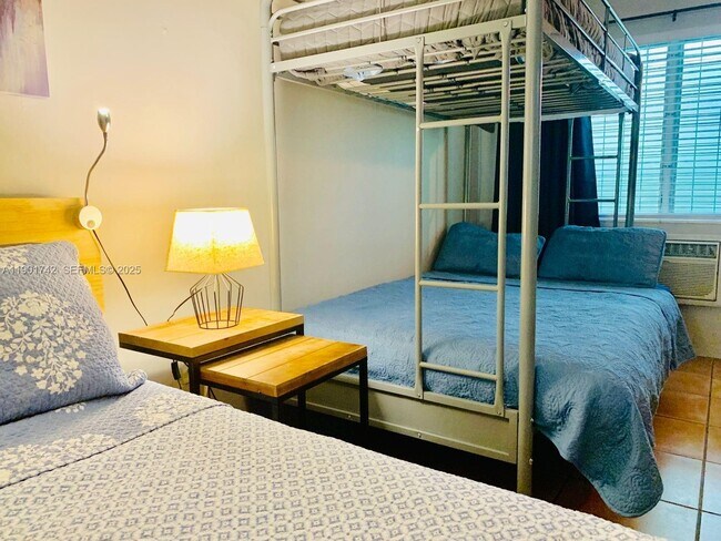 Foto del edificio - 825 Euclid Ave