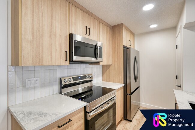 Building Photo - 562 Seton Cir SE