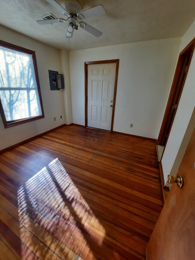 Bedroom - 660 S 2nd St