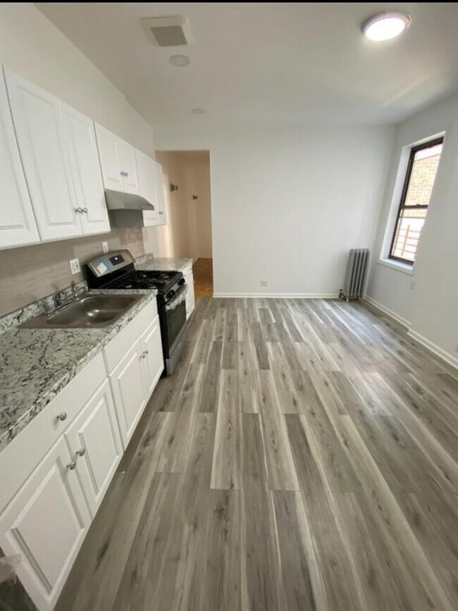Foto del edificio - 2355 Westchester Ave