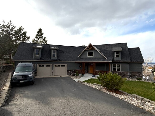 Foto del edificio - Absolutely Stunning, 6-Bed 3.5 Bath Execut...