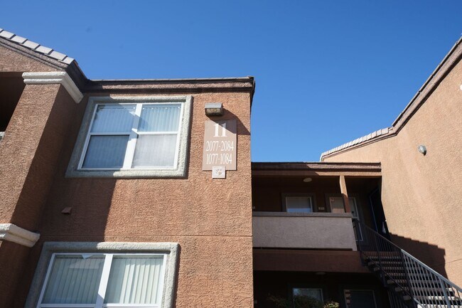 Foto del edificio - SHOWINGS AVAILABLE NOW