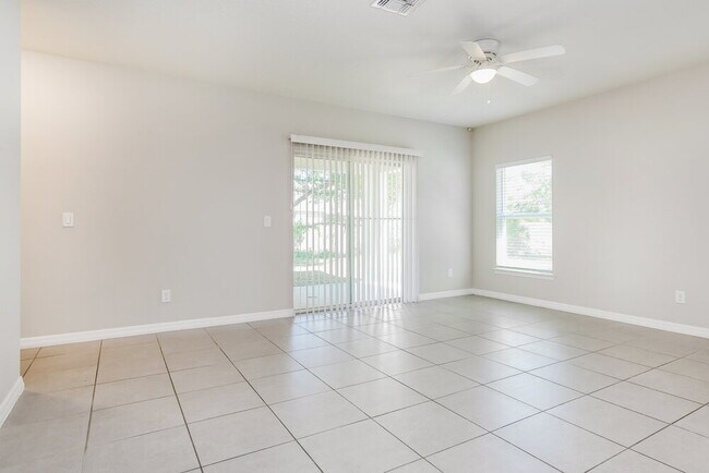 Foto del edificio - 1387 Burnley Ct