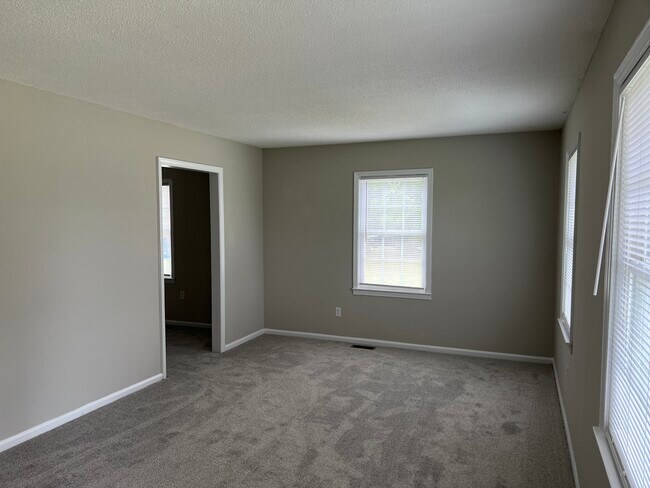 Sala de estar - 609 Marlee Dr
