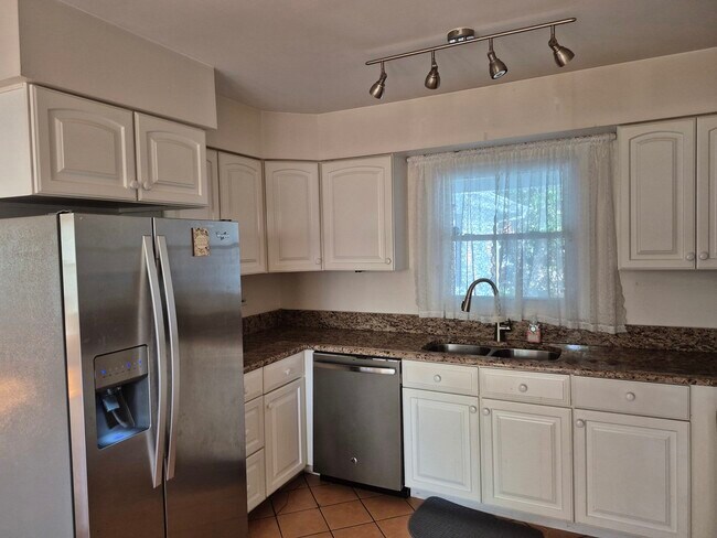Foto del edificio - 1171 Twisted Oak Ln