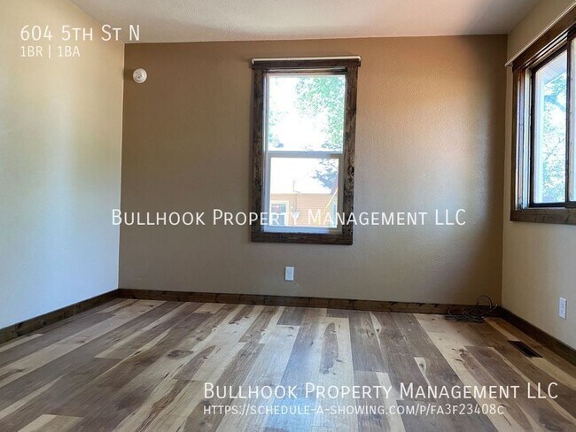 Building Photo - 604 5th St N