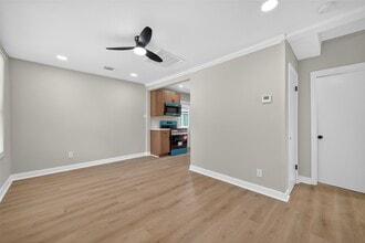 Building Photo - 889 Chas Ln