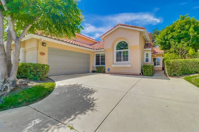 Building Photo - 1098 Torrey Pines Rd
