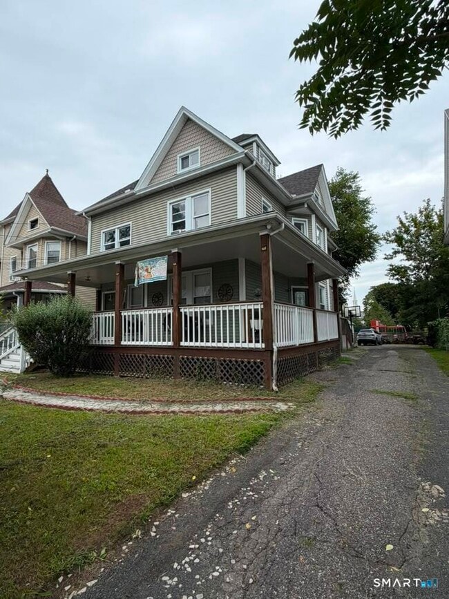 Building Photo - 844 Colorado Ave