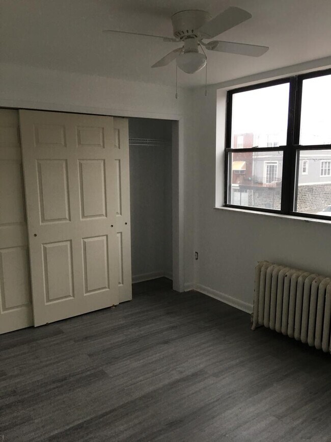 Building Photo - 2849 S Iseminger St