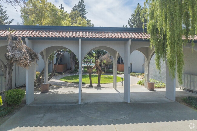 Entrance - 1001 Murrieta Blvd