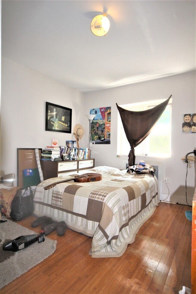 Foto del edificio - 678 Willoughby Ave