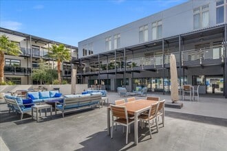 Building Photo - 8925 W Flamingo Rd
