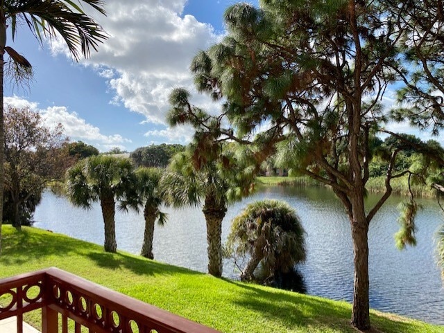 Foto del edificio - 2046 Alta Meadows Ln