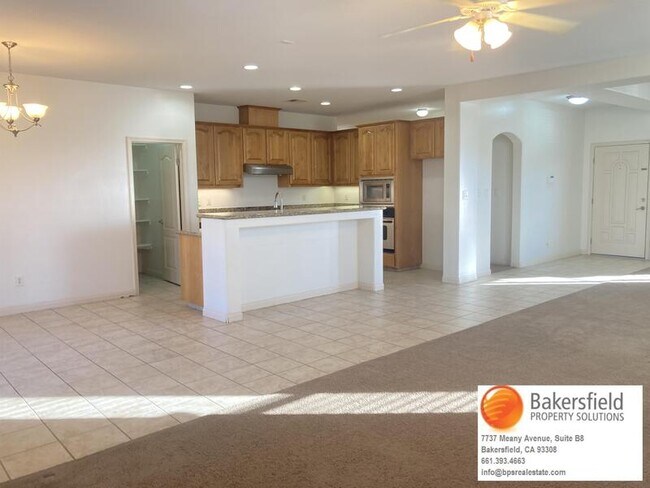 Building Photo - 11010 Arden Villa Dr