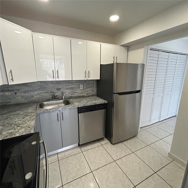 Foto del edificio - 8311 SW 142nd Ave