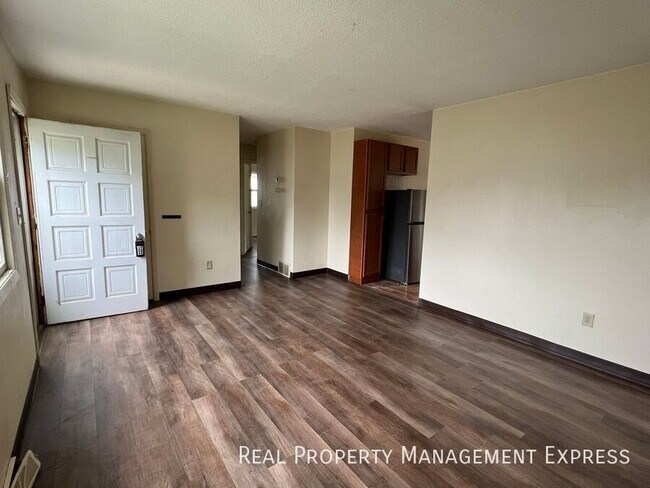 Foto del edificio - Charming 4 bed 2 Bath Home