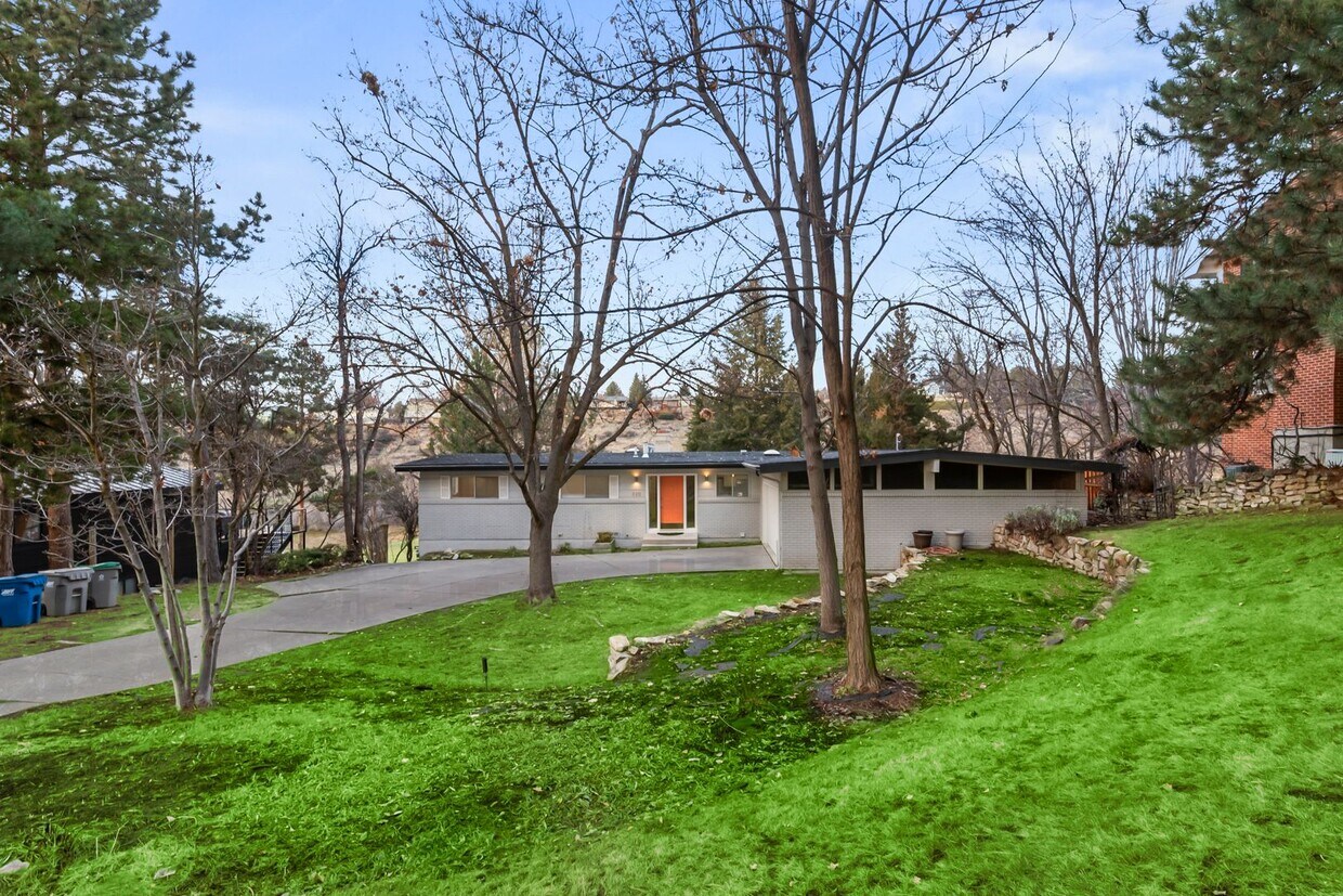 Primary Photo - Highlands Home located on the Crane Creek ...