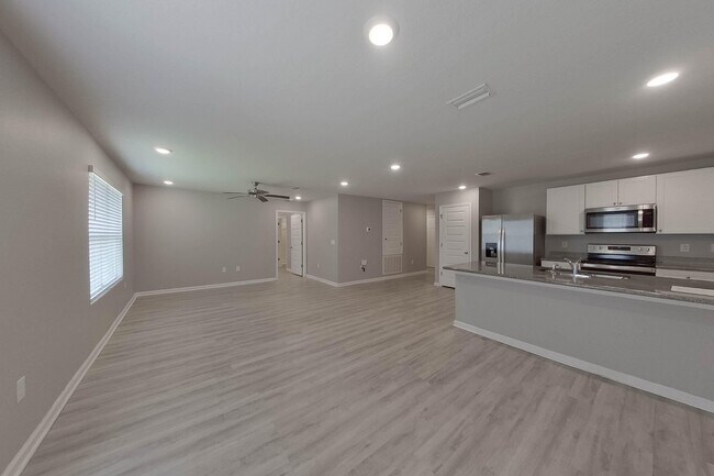 Building Photo - 416 Monarch Ln