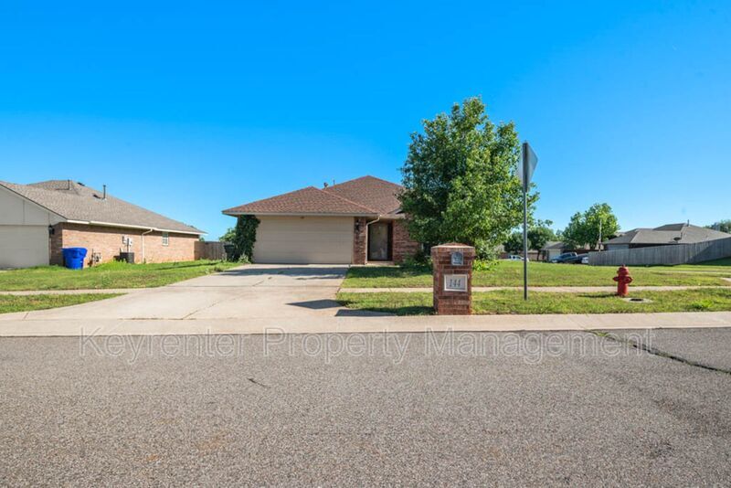 144 Dollina Ct, Norman, OK 73069 House Rental in Norman, OK