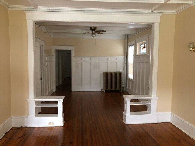 Building Photo - 817 Myrtle Ave