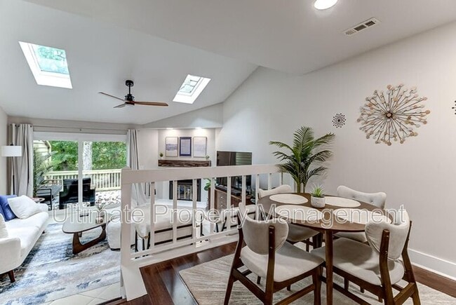 Photo - 207 St Luke Ct Townhome
