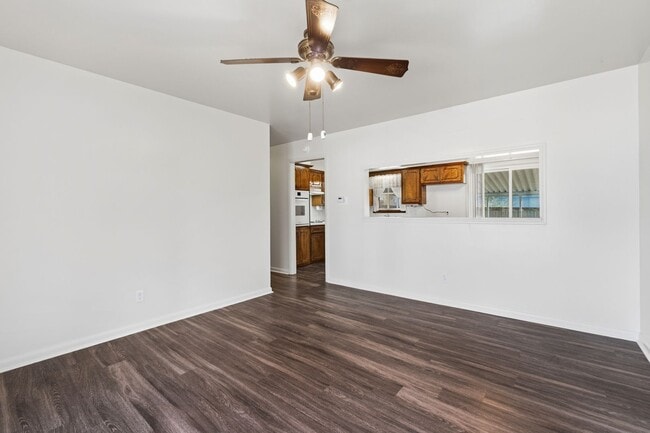 Building Photo - 1606 Savannah Dr