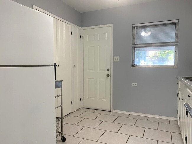 Building Photo - Marina District - 2 Bedroom 1 Bath