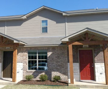 Building Photo - 1 Bedroom 1.5 Bath Townhome for Rent in Li...