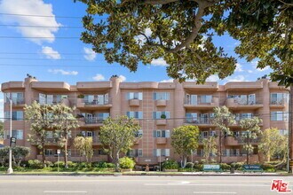 Building Photo - 4310 Cahuenga Blvd