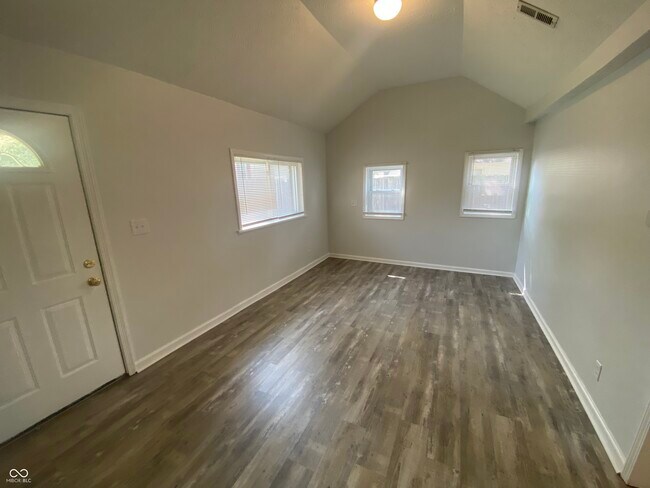 Building Photo - 410 N 20th Ave