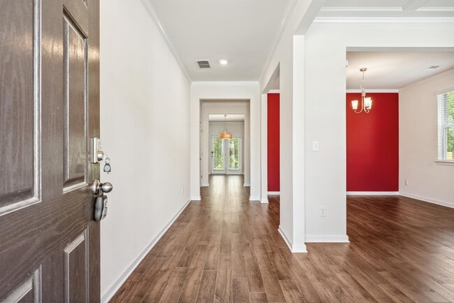 Building Photo - 3092 Hawthorn Farm Blvd