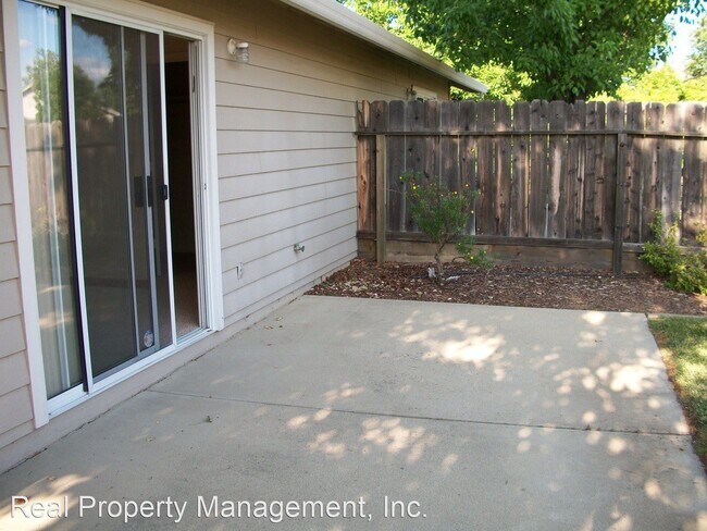 Building Photo - 4314-4319 Lynbrook Loop