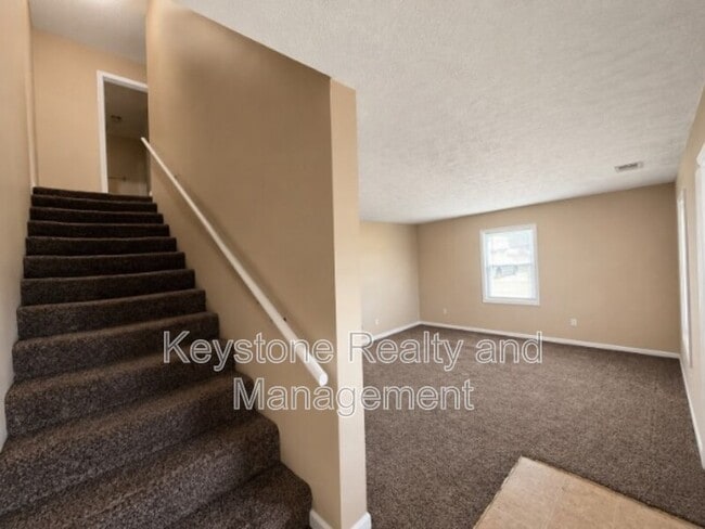 Building Photo - 270 Thompsonville Ln
