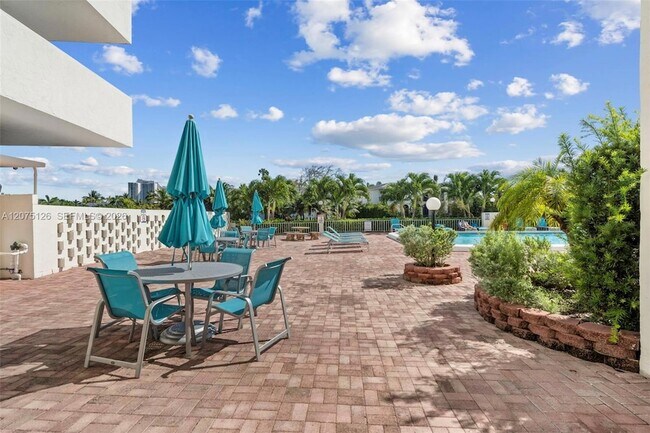 Foto del edificio - 401 Golden Isles Dr