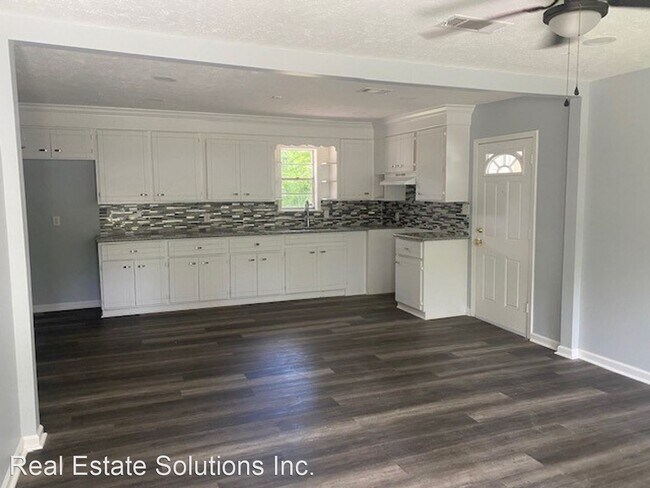 Building Photo - 3 br, 1 bath House - 1018 Maria Dr