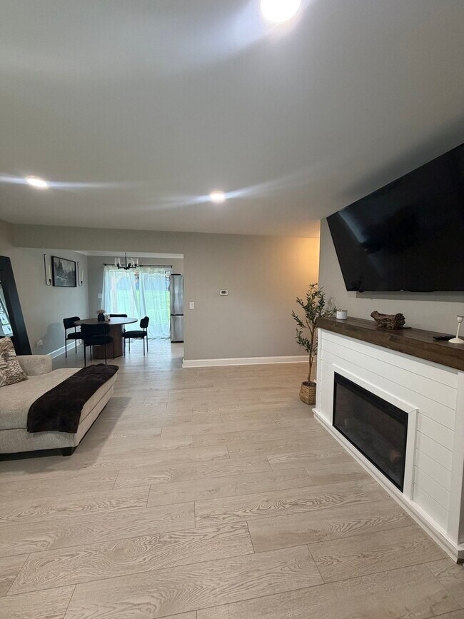 Foto del edificio - 201 Fairwood Dr