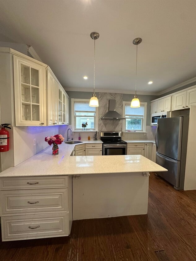 Primary Photo - 173 CORABELLE Ave