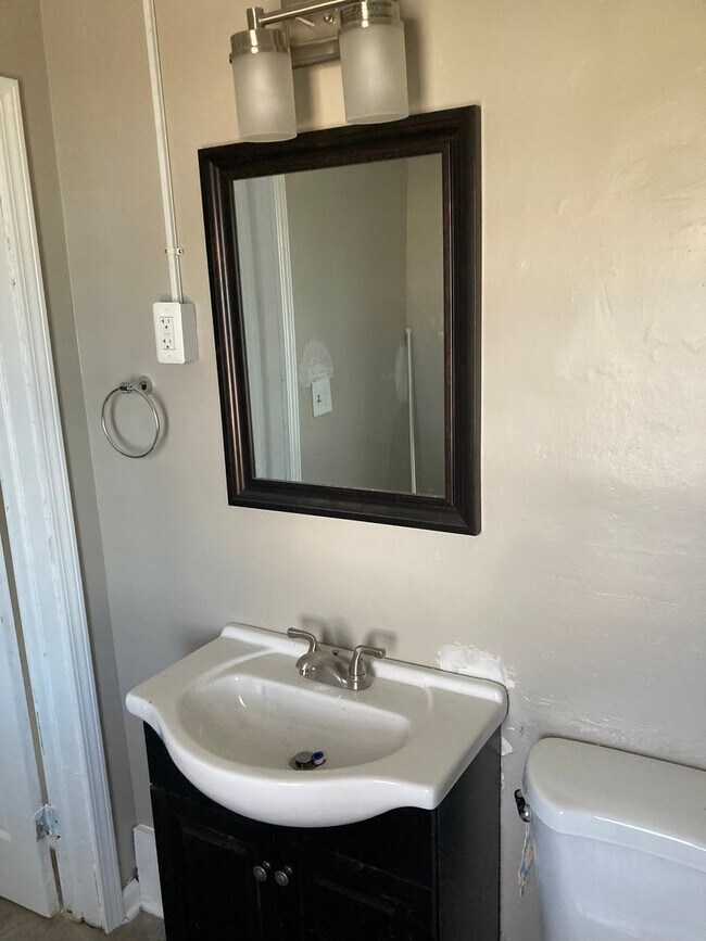 Foto del edificio - 96 Lyndhurst St