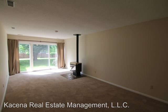 Building Photo - 2 br, 1 bath House - 1220 Village Rd #7