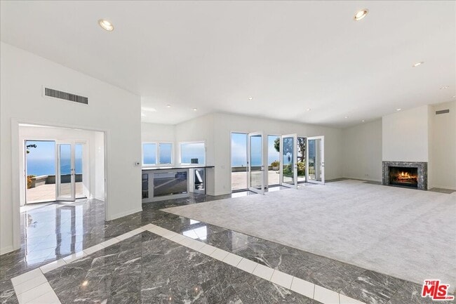 Building Photo - 18244 Coastline Dr