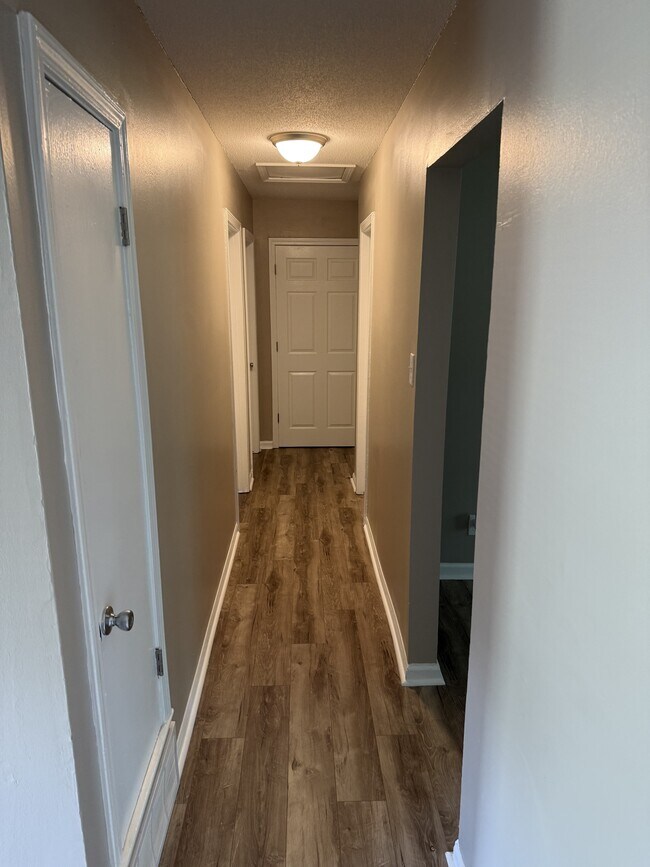 Foto del edificio - 2881 Normandy Dr