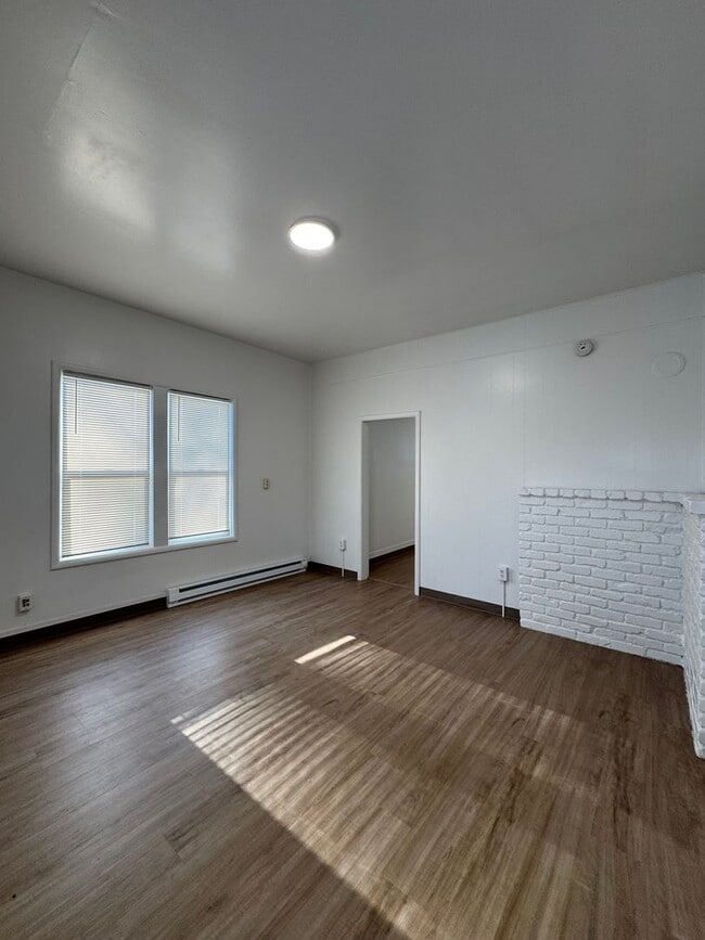 Foto del edificio - Remodeled 2-Bedroom Home on Oversized Lot