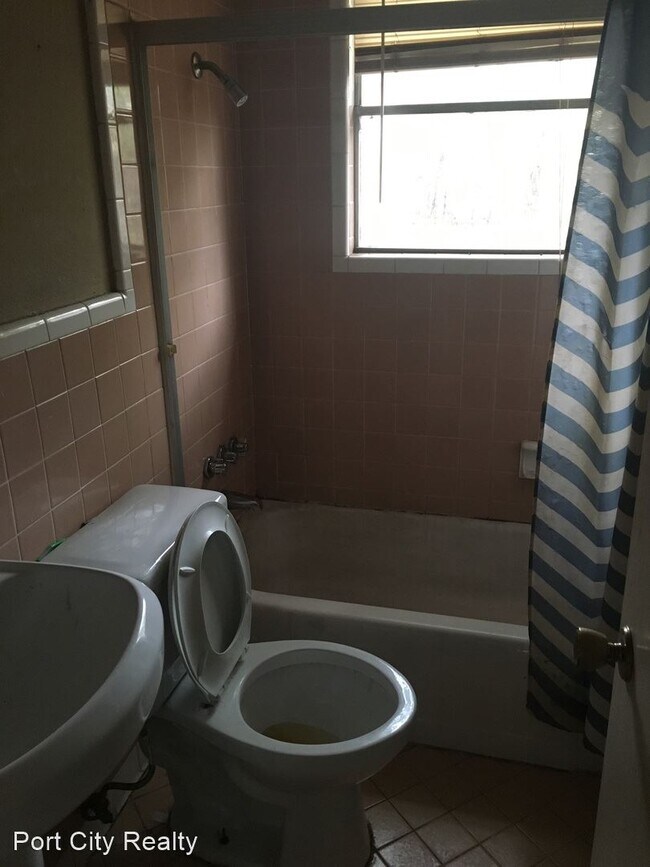 Foto del edificio - 3 br, 1 bath House - 3222 Desoto St.