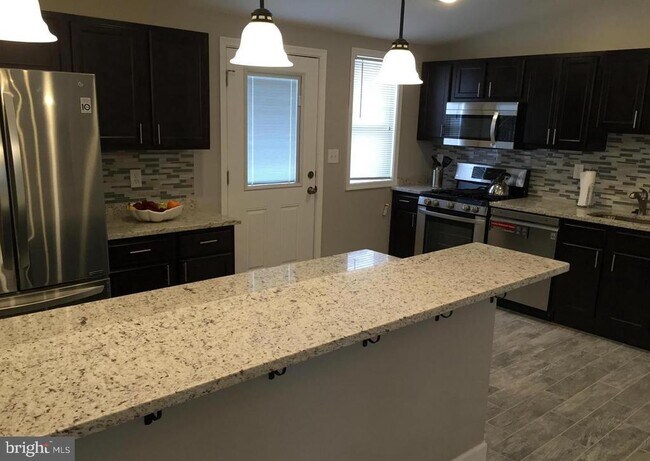 Foto del edificio - 3855 Elmcroft Rd