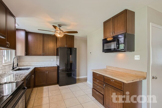 Foto del edificio - 6397 Brooks Dr