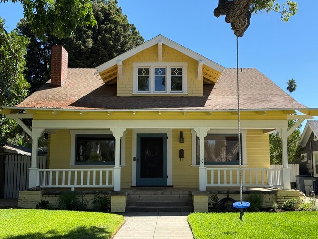 Building Photo - 2020 Milan Ave