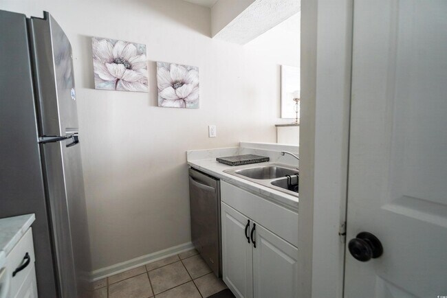 Foto del edificio - 4715 Cobblestone Dr